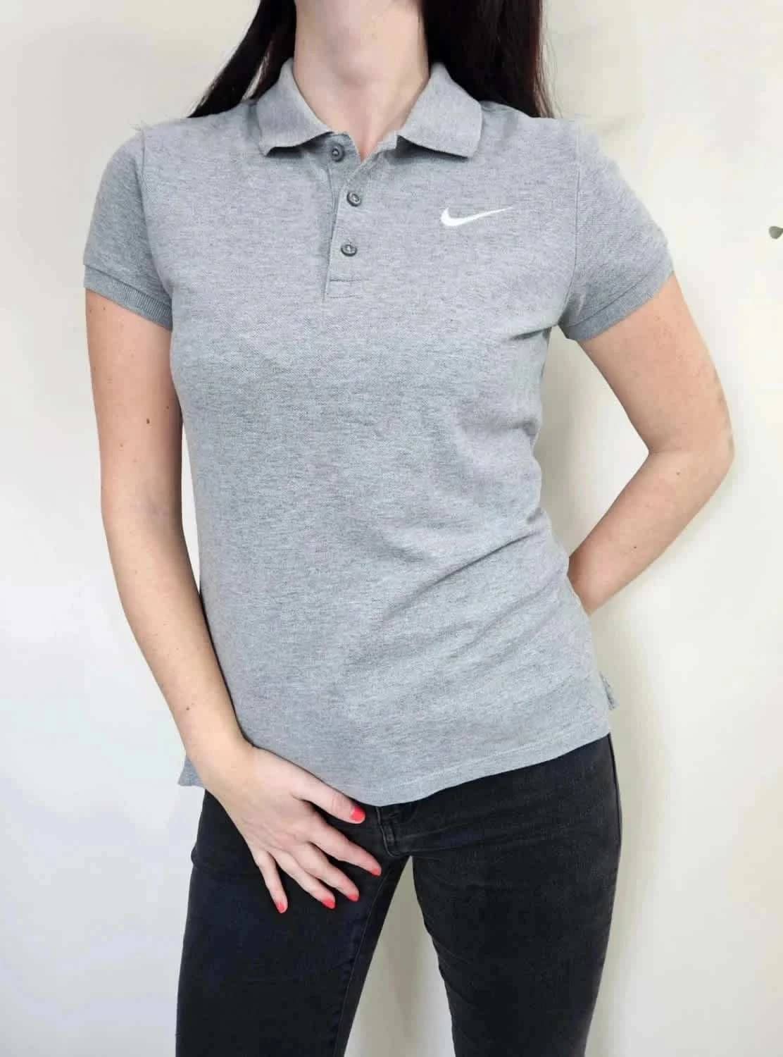 Polo gris Nike swoosh logo brodé blanc taille M