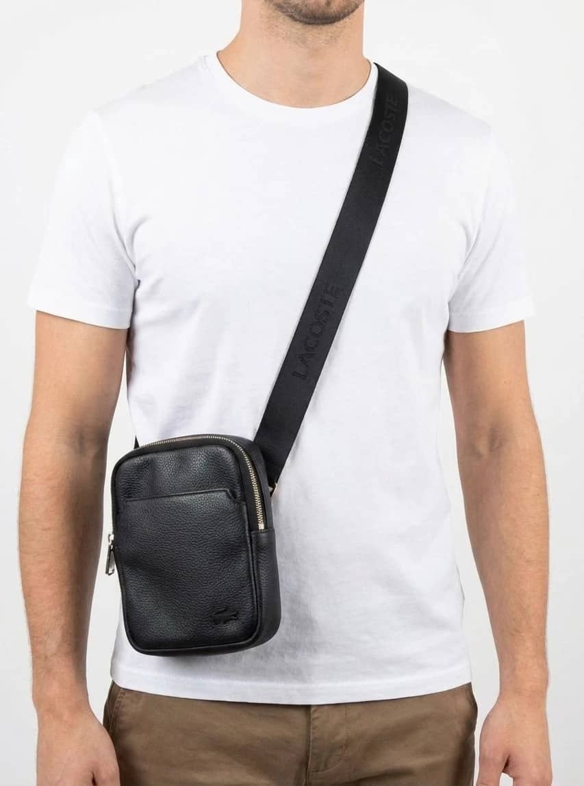 Sacoche noire Lacoste logo crocodile simili cuir