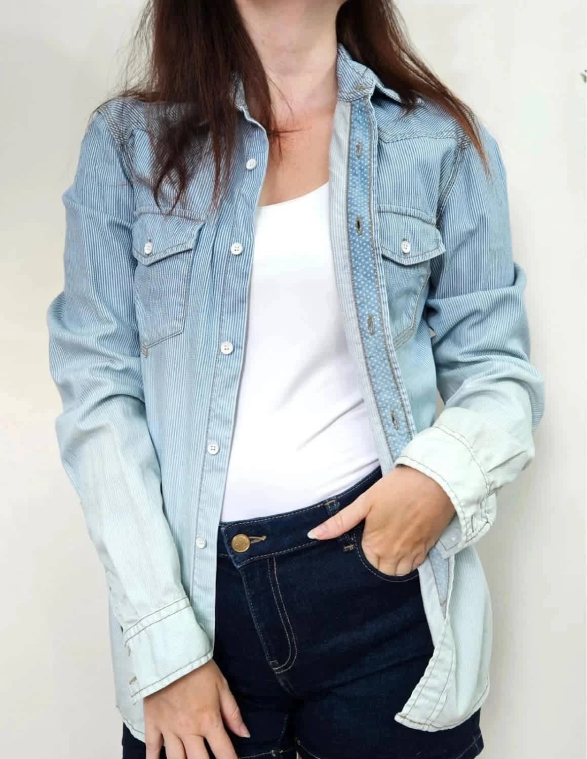 Chemise en jean Guess rayée dégradée bleu Slim Fit taille XS