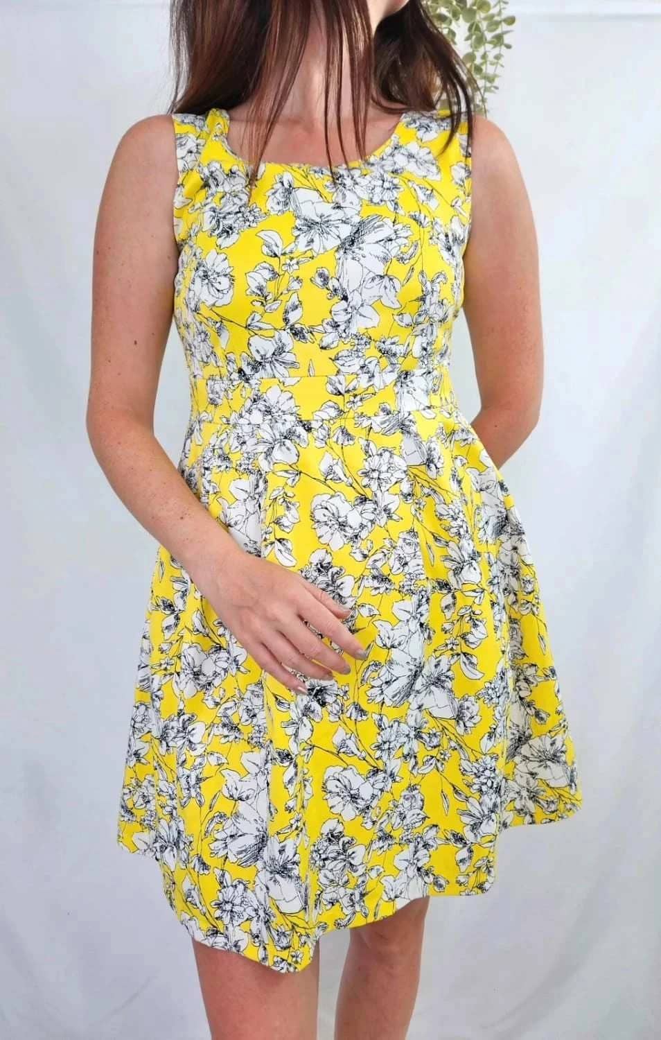 Robe jaune fleurie taille M