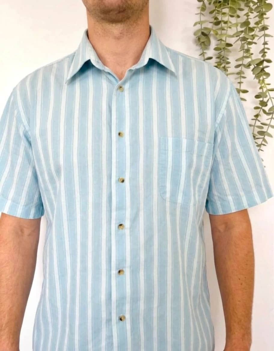 Chemise manches courtes bleue à rayures taille L