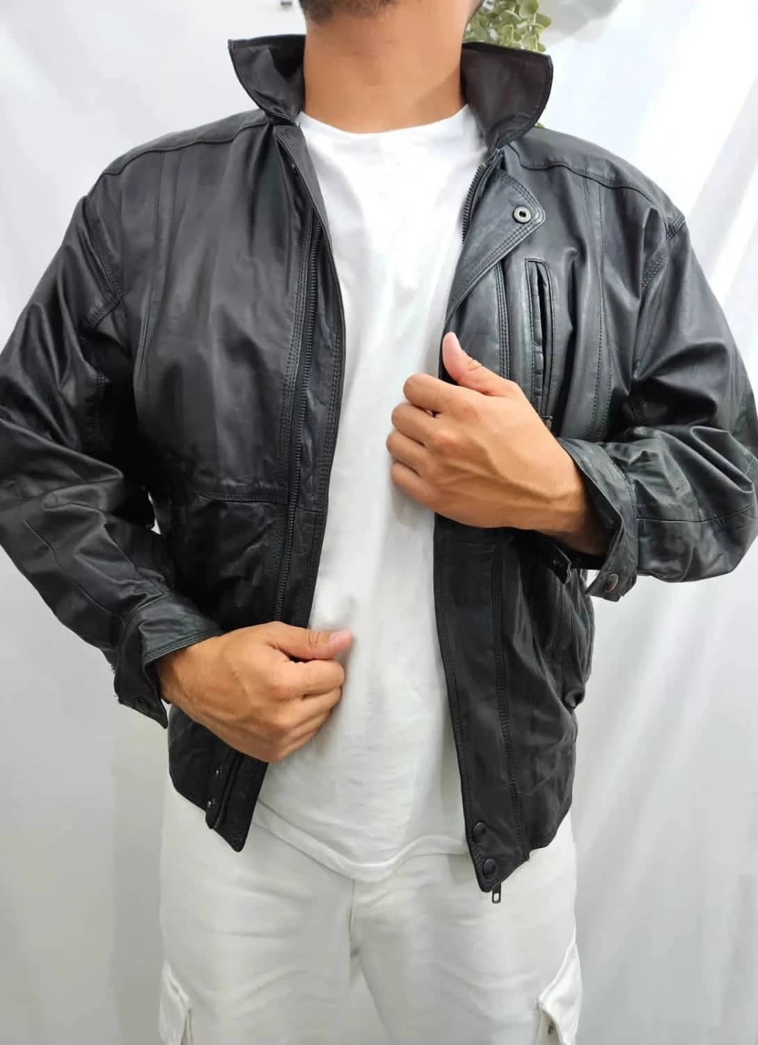 Blouson en cuir noir taille 50