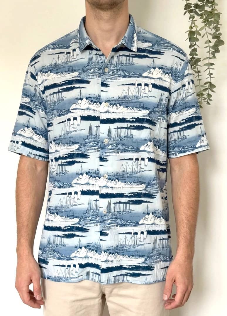 Chemise manches courtes Uniqlo motif marin voile imprimé nautique bleu taille M