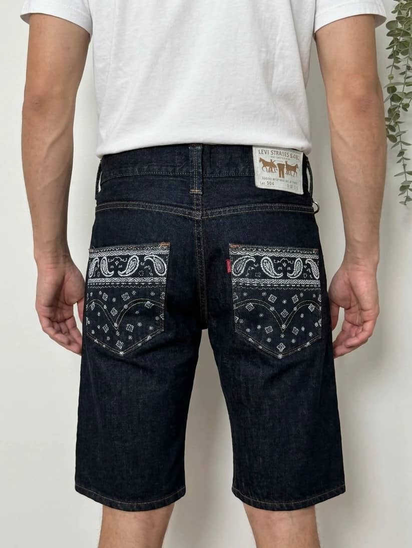 Short bermuda jean baggy Levi's 504 Straight paisley bandana taille W30/M - SK260645