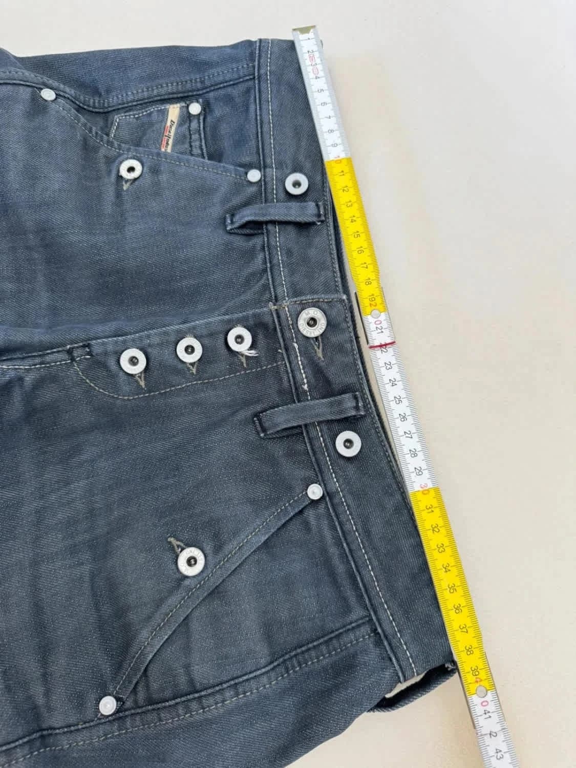 Short en jean bleu foncé Diesel boutons blancs W27 - Photo 7/7