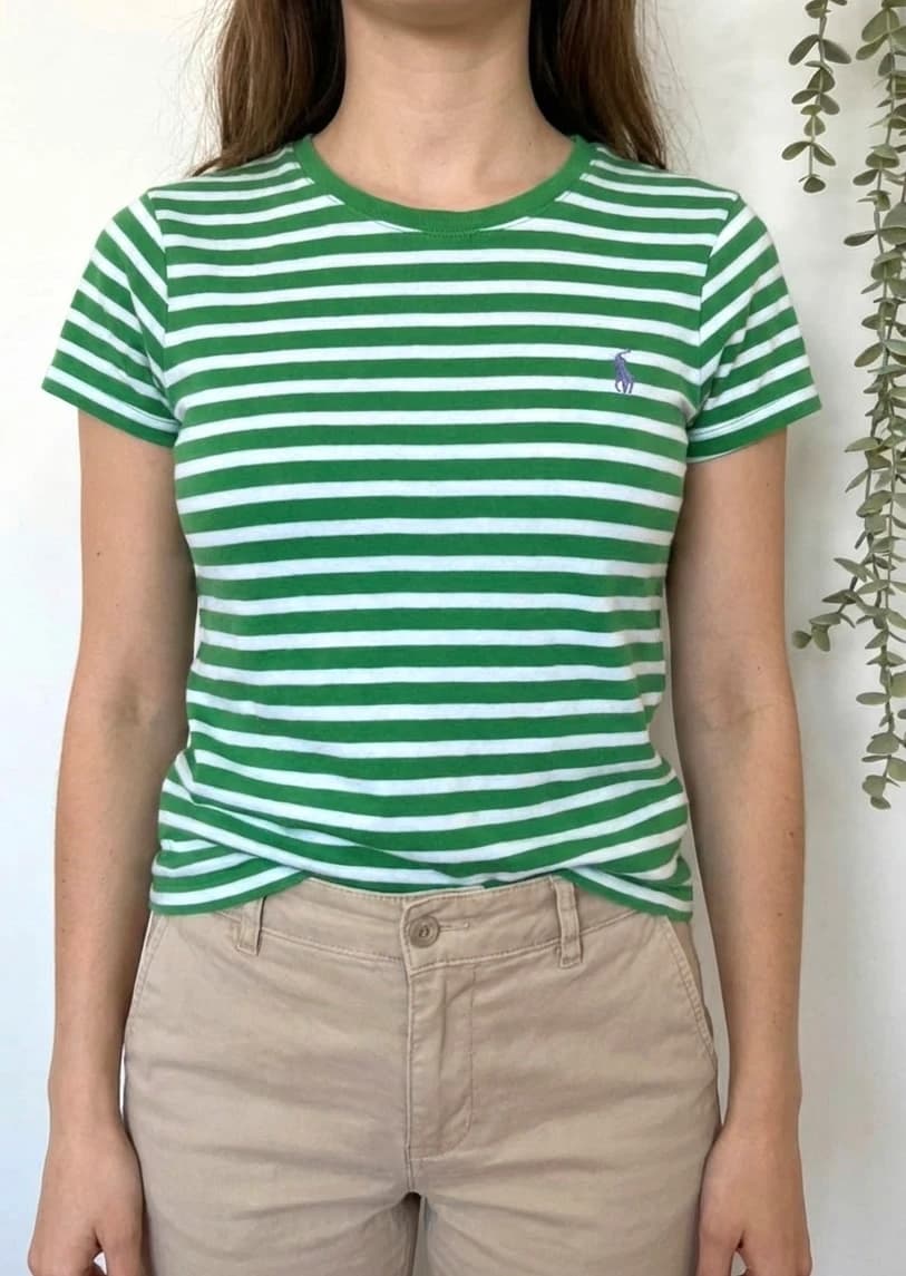 Ralph Lauren हरी और सफेद धारीदार टी-शर्ट, स्ट्रेची, बैंगनी कढ़ाई वाला लोगो, साइज़ M - फ़ोटो 1/7