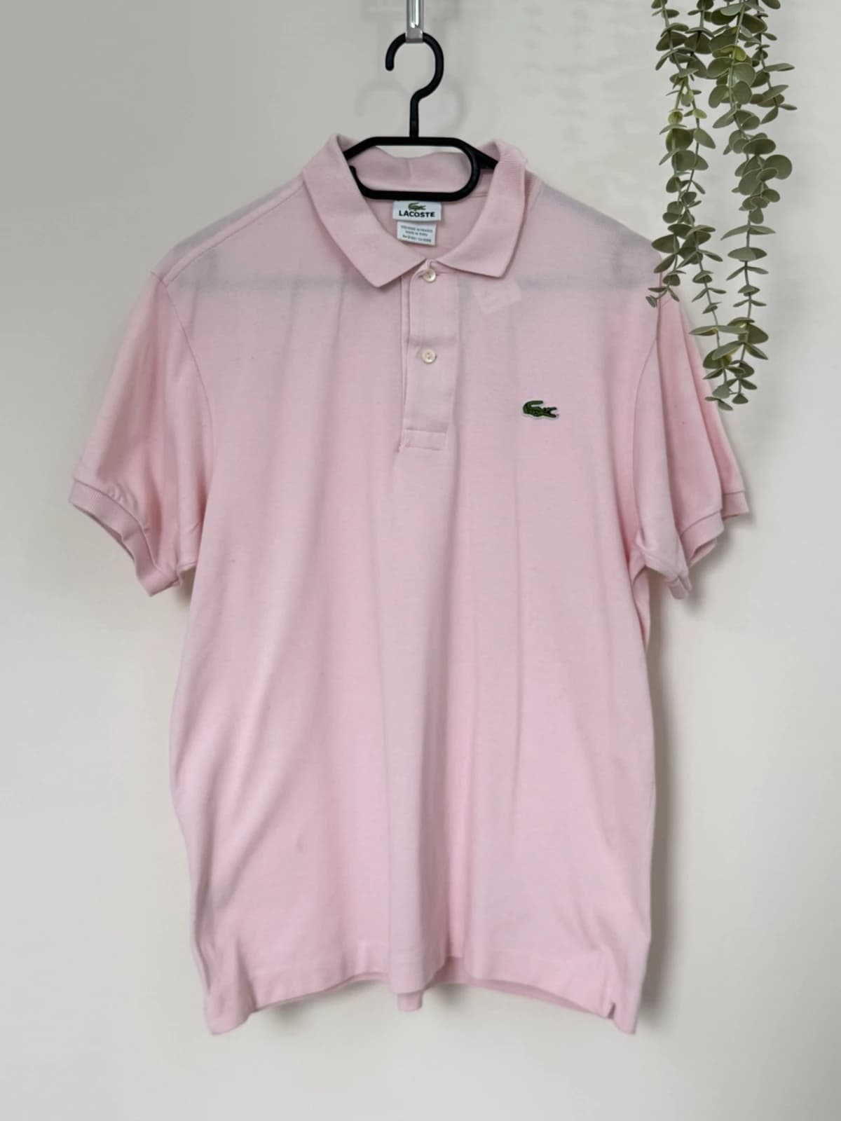 بولو بيكيه Lacoste وردي باستيل، مقاس 4/M - FP260268 - صورة 2/7