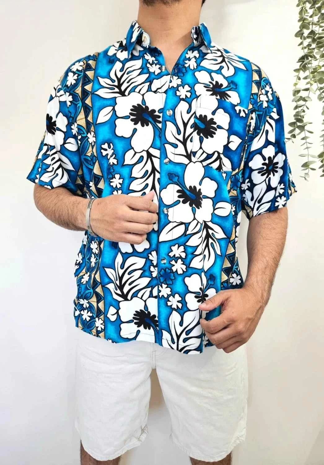 Hawaiiskjorte med korte ærmer i blå med tropiske blomster, afslappet pasform, størrelse XXL - Foto 1/5