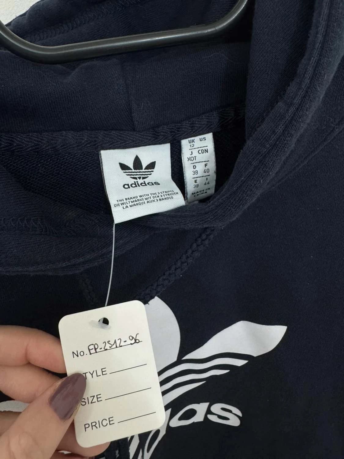 Adidas Originals tamsiai mėlynas gobtuvinis džemperis su baltu logotipu, tiesaus kirpimo, dydis M - FP251296 – nuotrauka 6/6