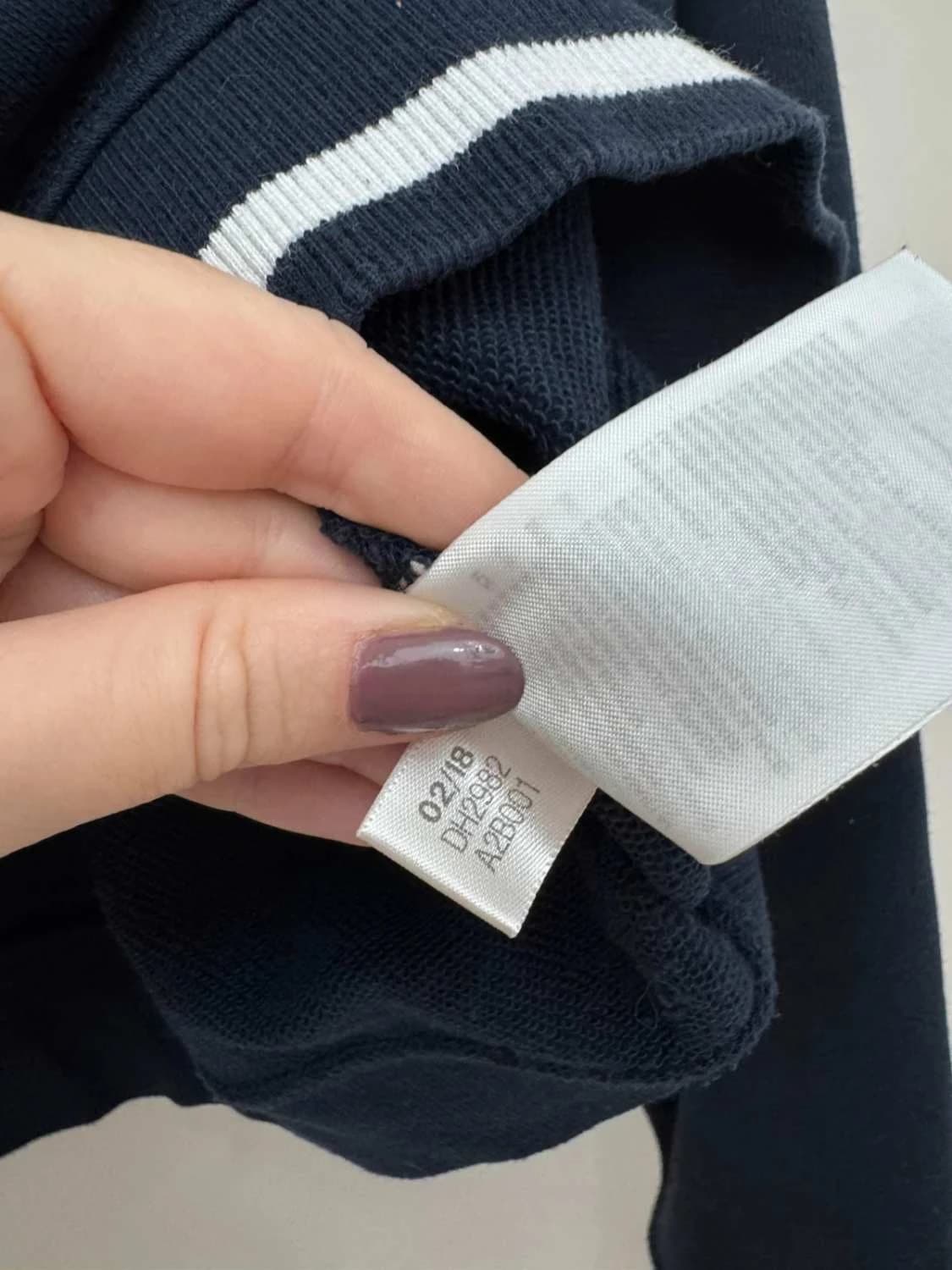 Adidas Originals tamsiai mėlynas gobtuvinis džemperis su baltu logotipu, tiesaus kirpimo, dydis M - FP251296 – nuotrauka 5/6