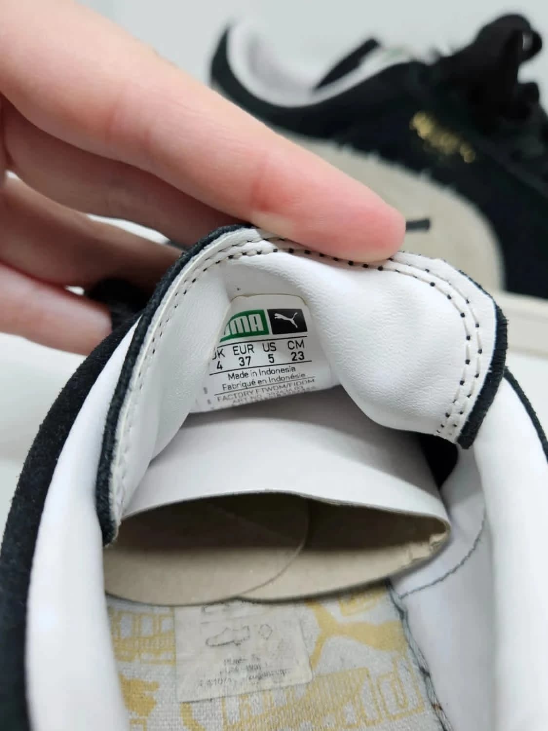 Puma Suede 블랙 스니커즈 사이즈 37 - 사진 10/13