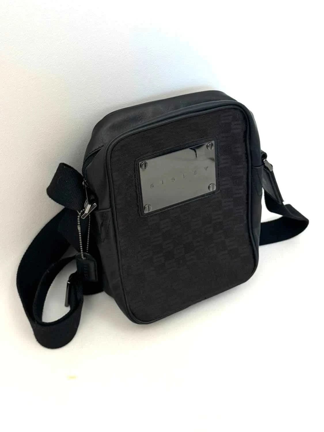 حقيبة Sisley سوداء بنقشة Monogram، مقاس واحد - صورة 3/9