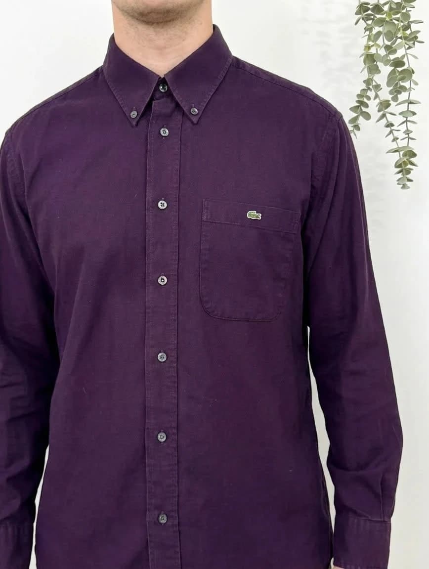 Camisa Lacoste algodão piqué ameixa com colarinho abotoado tamanho 41 - FP-260123 - Foto 1/7