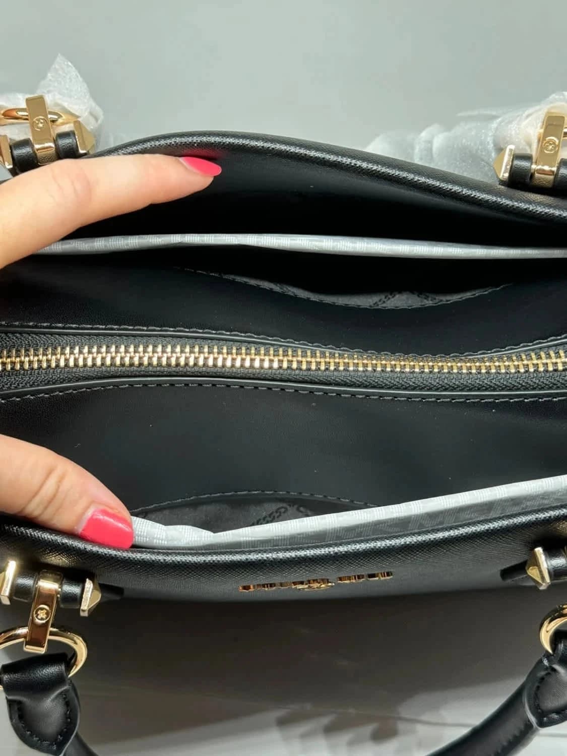 Sac à main noir Marilyn Michael Kors taille moyenne en cuir - Photo 10/20