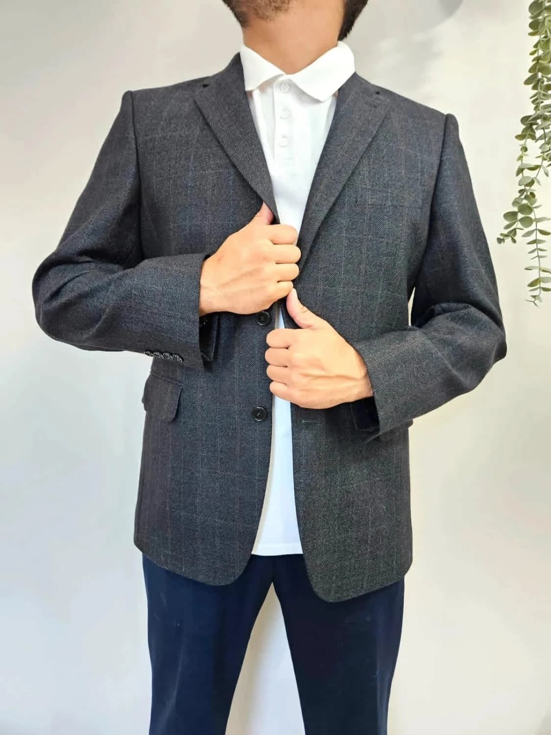 Blazer en laine vierge et cachemire Digel gris à carreaux taille L - Photo 1/10