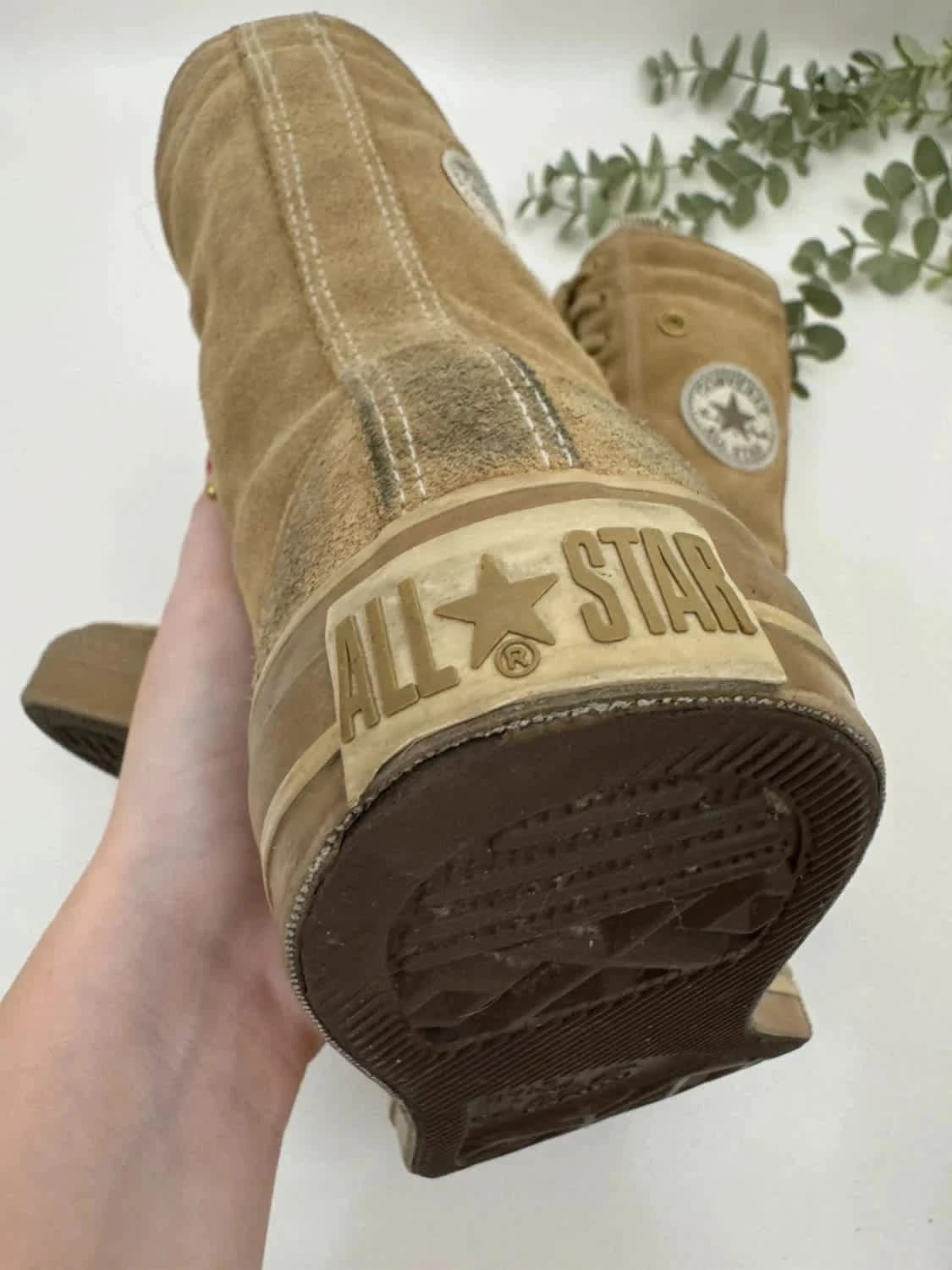 Converse Chuck Taylor All Star montantes en daim beige taille 36 - Photo 6/6