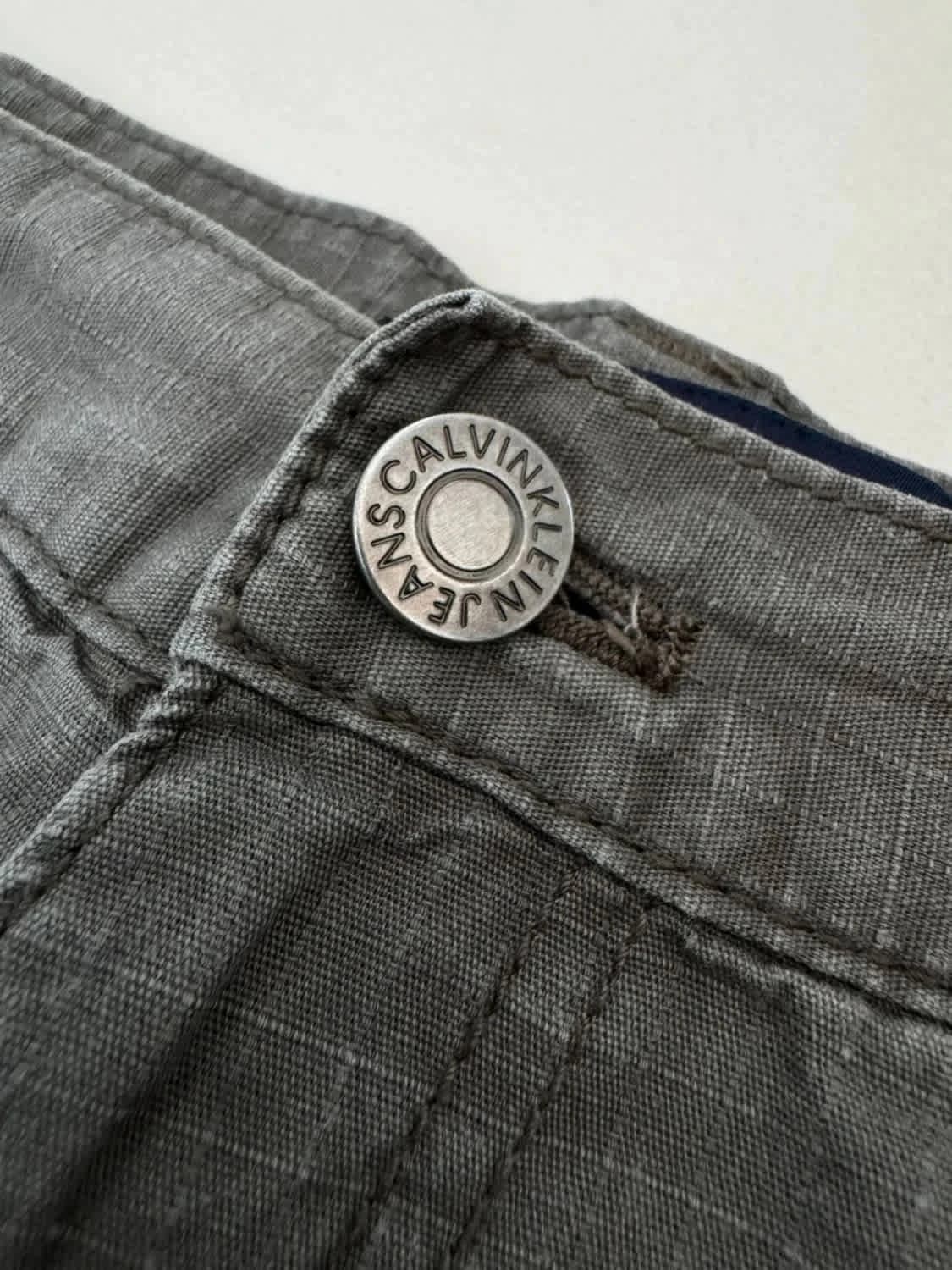Short cargo Calvin Klein gris foncé taille W32 - Photo 6/9