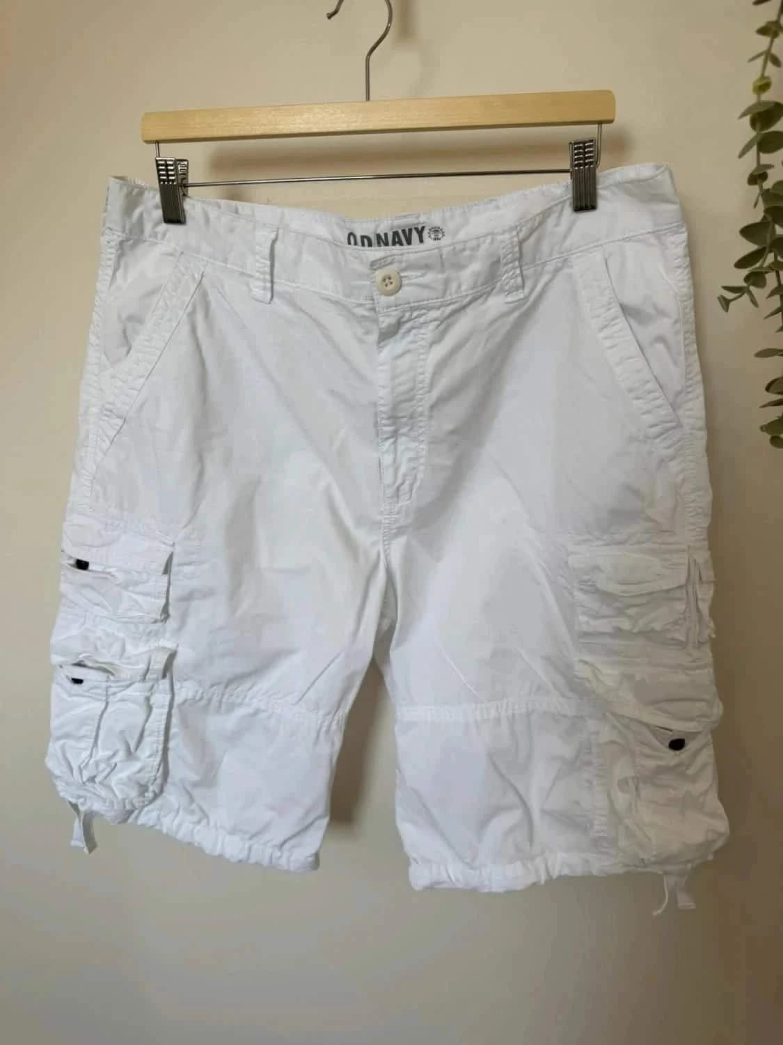 Short cargo blanc Old Navy poches utilitaire taille W36 - Photo 2/7