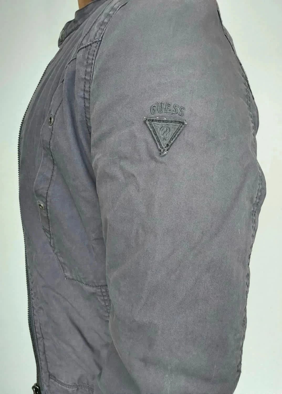 Blouson Guess gris taille S - Photo 2/7