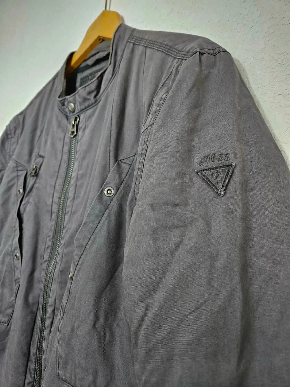 Blouson Guess gris taille S - Photo 4/7