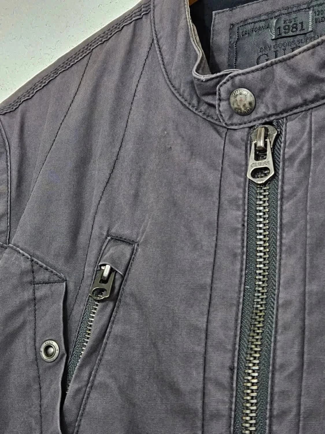 Blouson Guess gris taille S - Photo 5/7