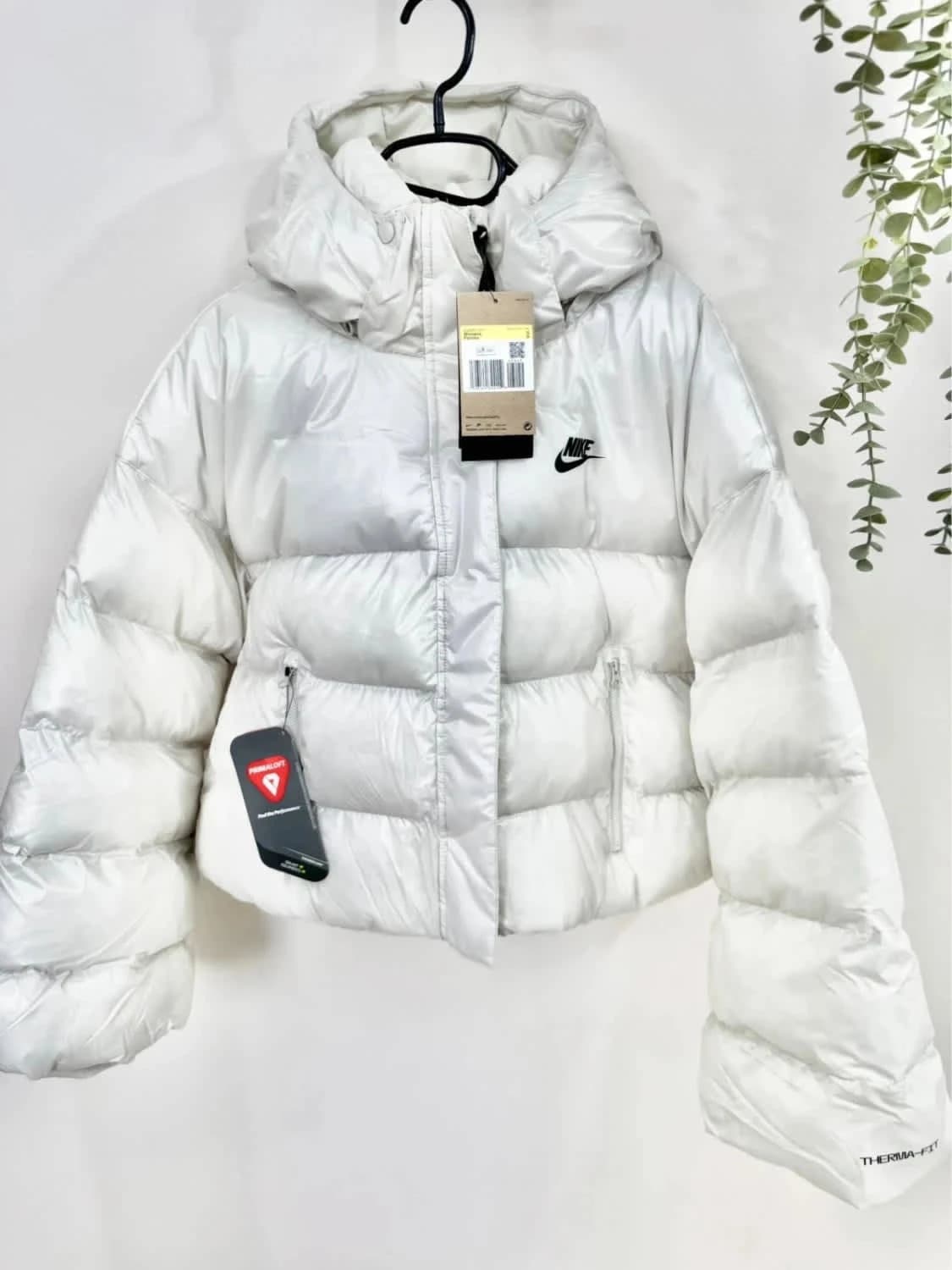 Doudoune matelassée blanche Puffer Nike avec capuche coupe ample Therma-Fit taille S - Photo 2/17