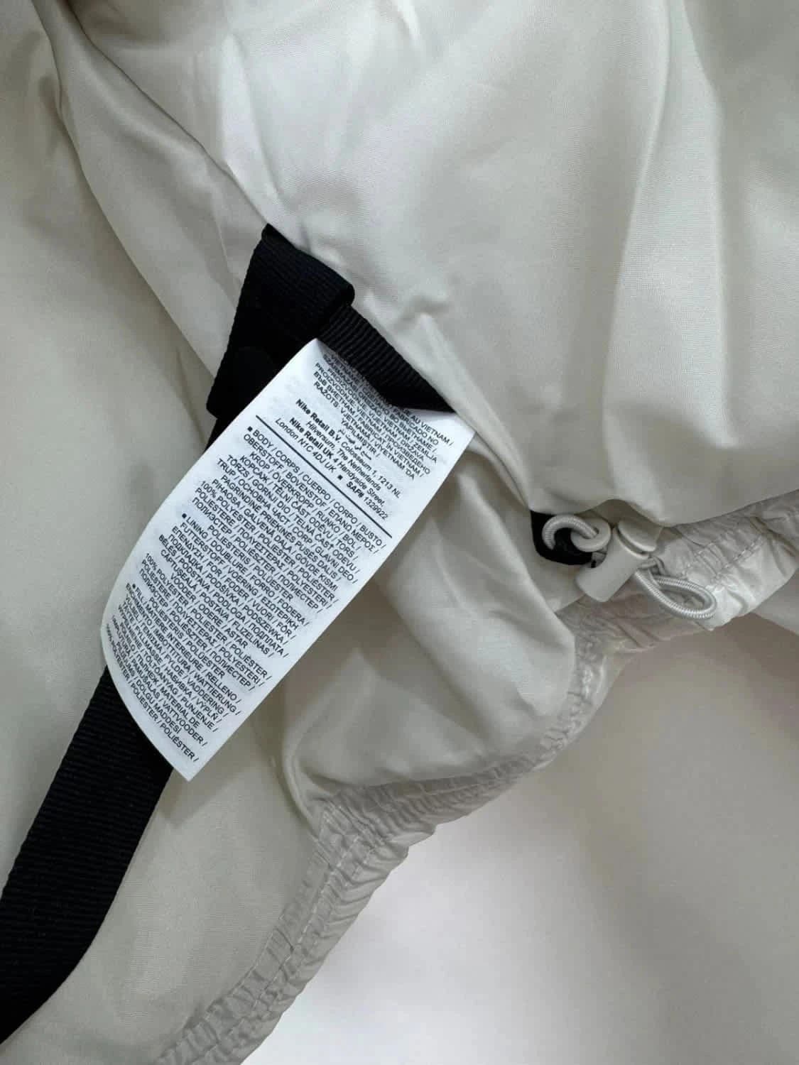 Doudoune matelassée blanche Puffer Nike avec capuche coupe ample Therma-Fit taille S - Photo 13/17