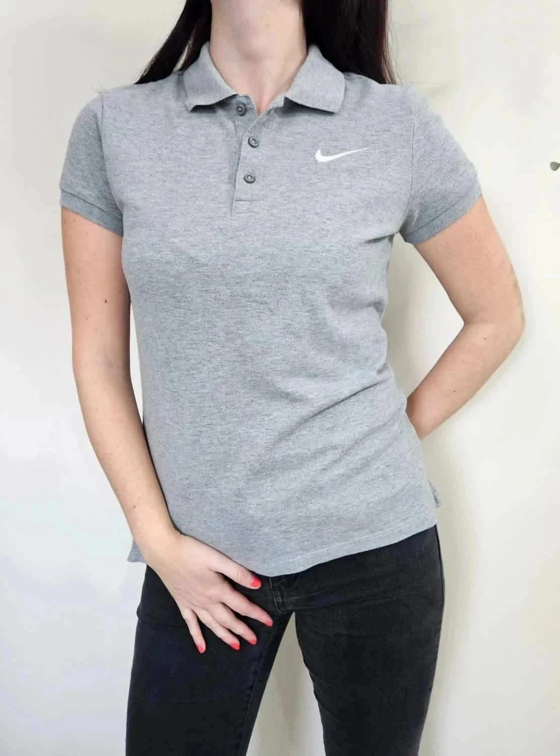 Polo gris Nike swoosh logo brodé blanc taille M - Photo 1/8