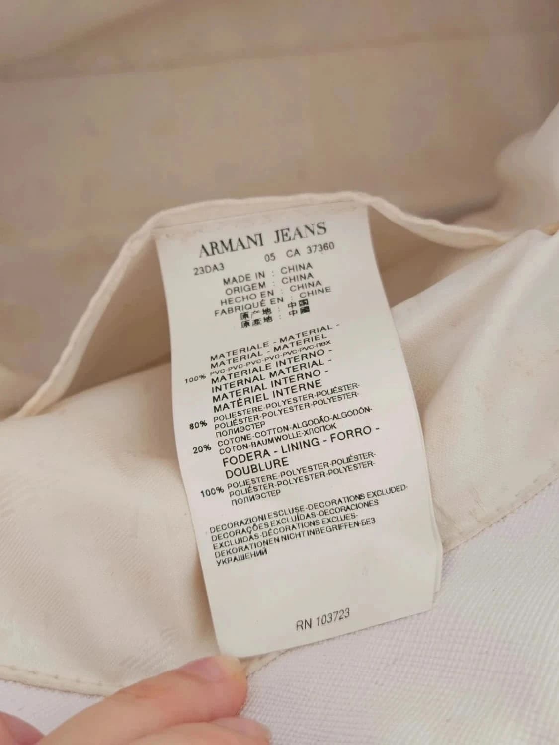 Sac fourre-tout cabas blanc Armani Jeans avec pendentif logo doré AJ - Photo 12/16