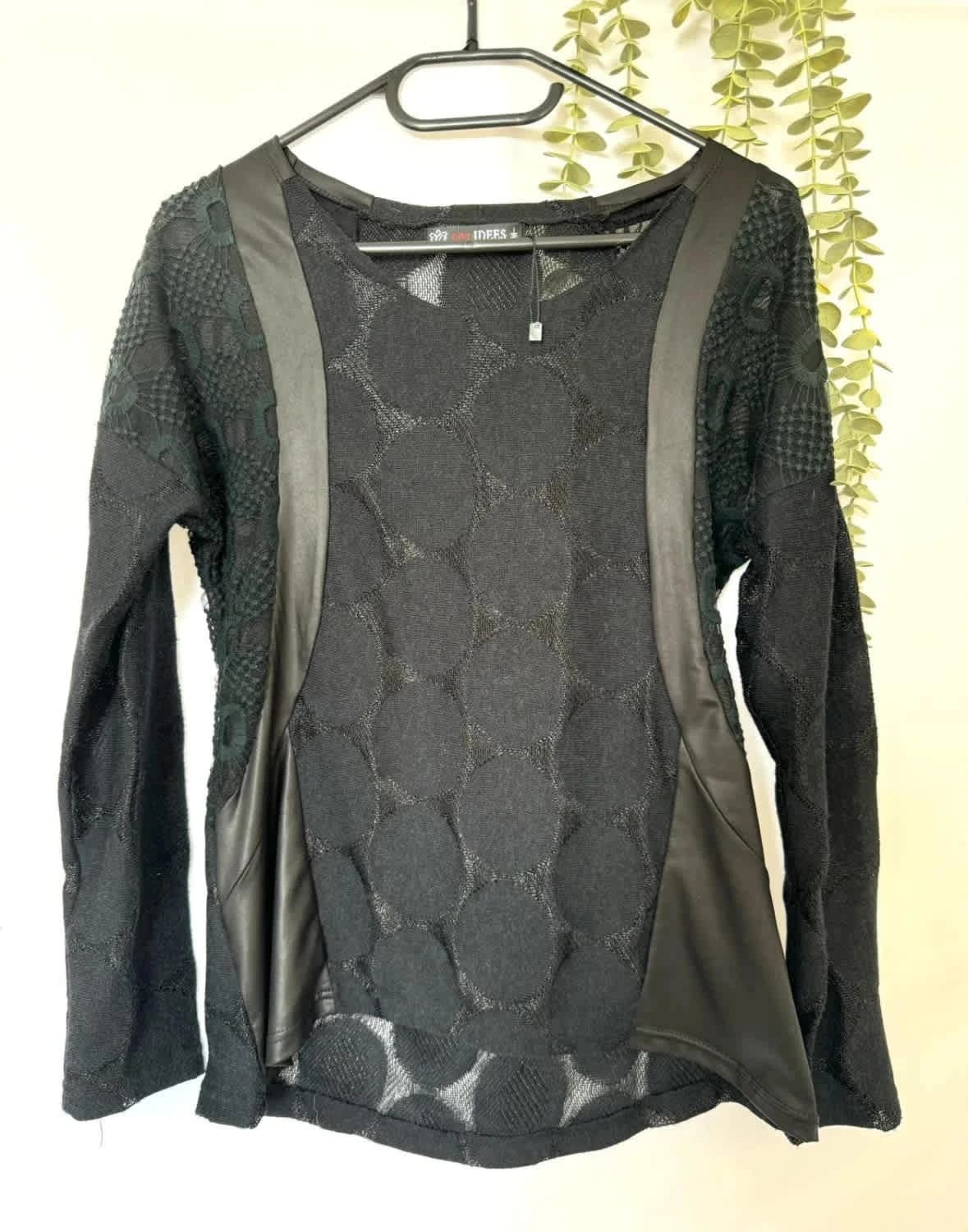 Haut noir dentelle à manches longues taille M - Photo 2/5