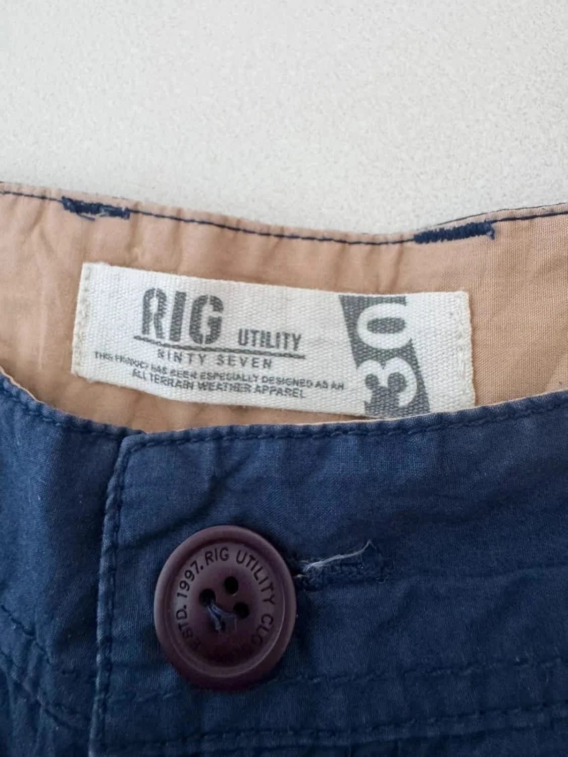 Short cargo bleu marine Rig Utility taille W30 - Photo 3/7