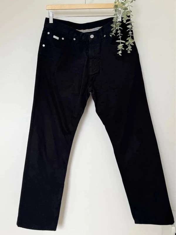 Pantalon toile noire Hugo Boss coupe droite taille W33 L34 - Photo 2/11