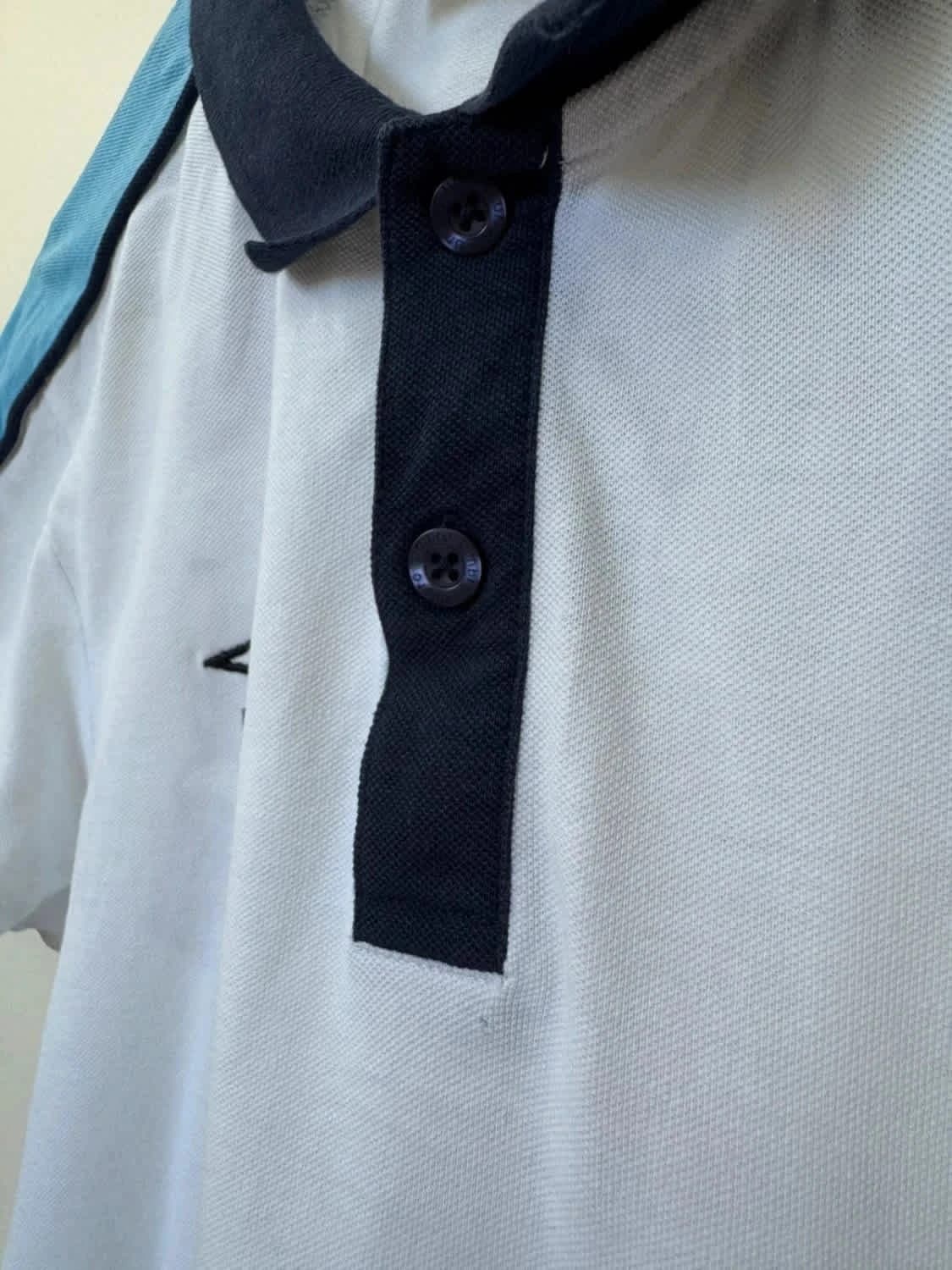 Polo Umbro blanc et bleu logo brodé taille L - Photo 6/6