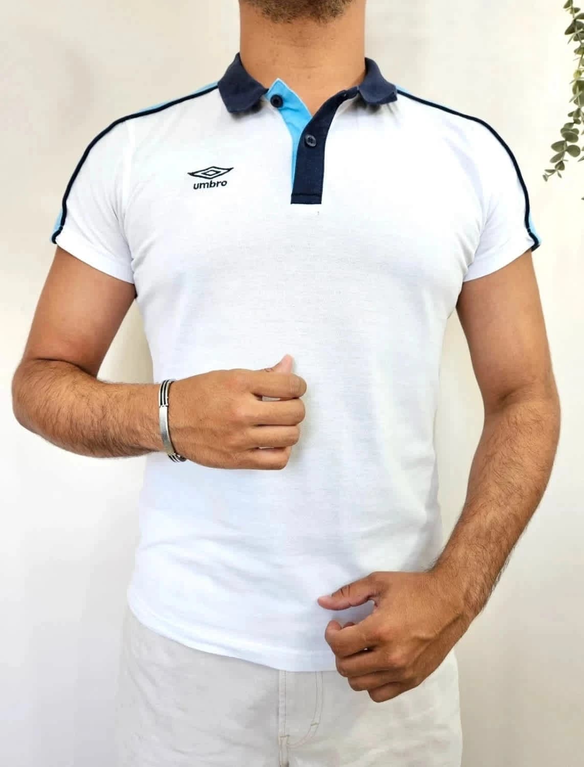Polo Umbro blanc et bleu logo brodé taille L - Photo 1/6
