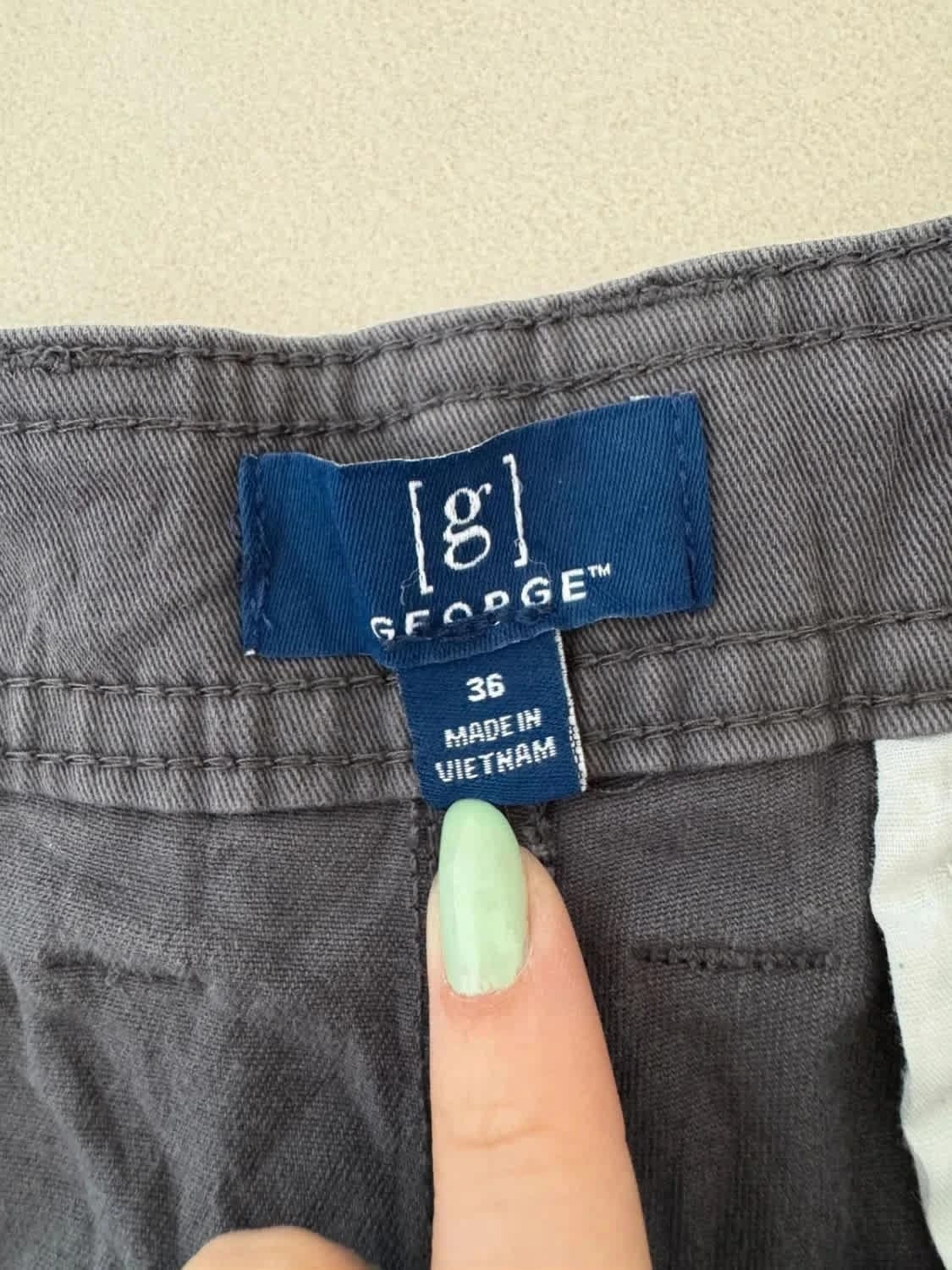 Short cargo gris foncé George taille W36 - Photo 3/8