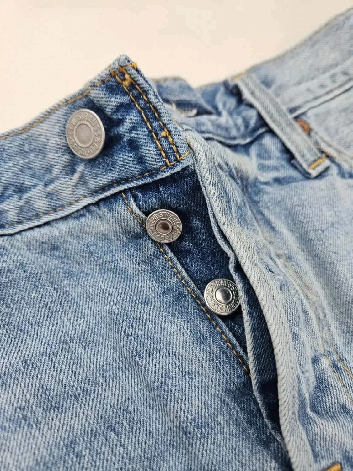 Short en jean Levi’s 501 Premium blank tab W27 - Photo 5/10