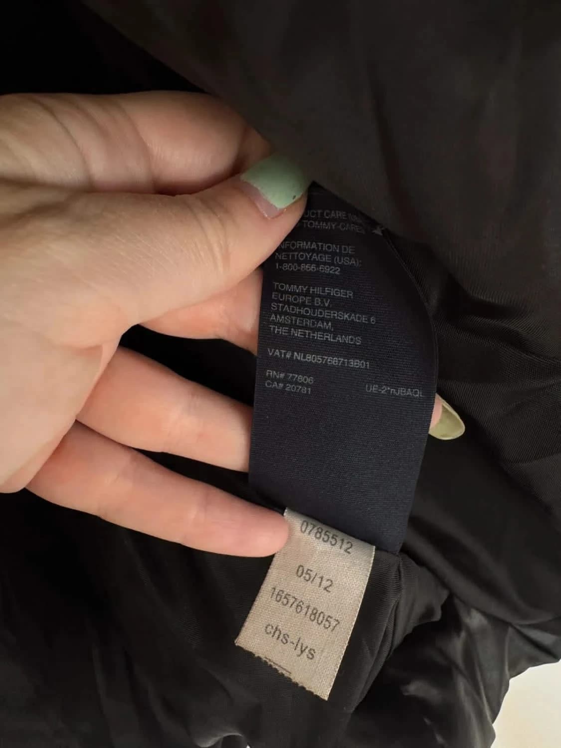 Doudoune noire Tommy Hilfiger à capuche amovible fausse fourrure taille M/L - Photo 8/10