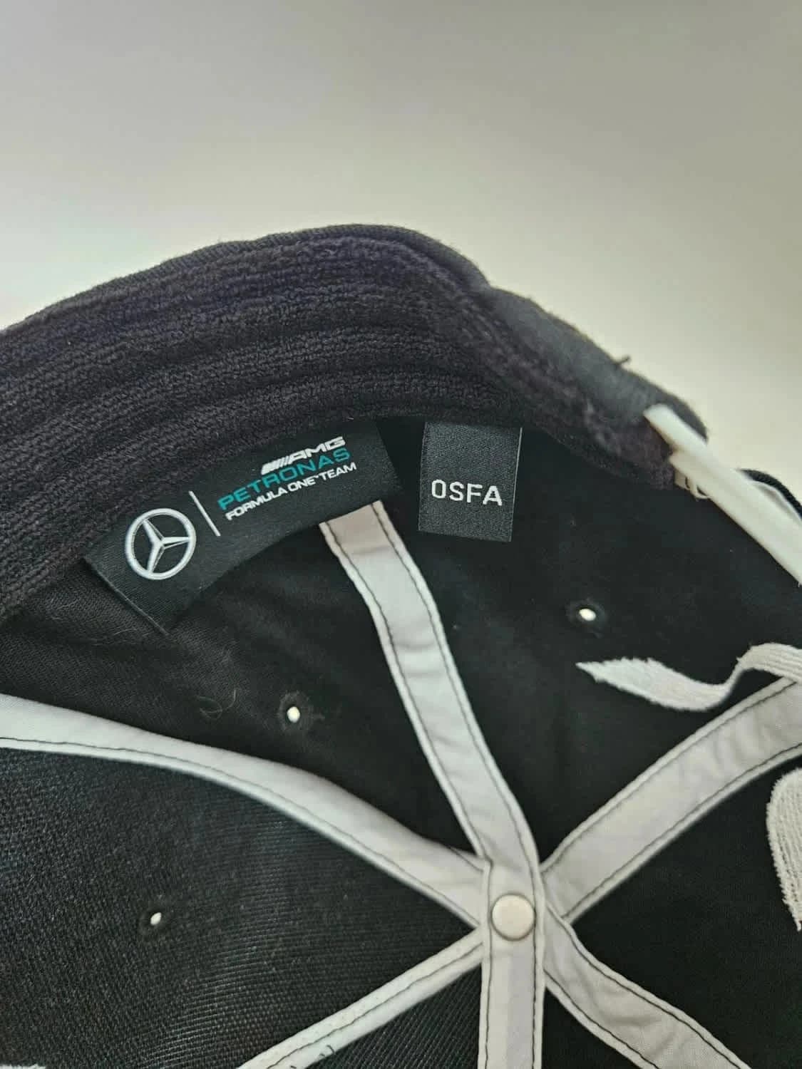 Casquette Mercedes AMG Petronas F1 Team noire logo brodé ajustable - Photo 3/6