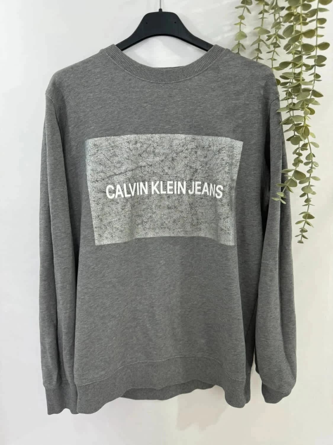 Crewneck Calvin Klein gris argenté taille S - Photo 2/7
