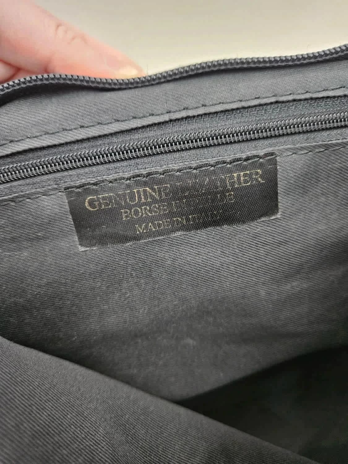 Sac à main en cuir avec bandoulière chaîne - Photo 4/7