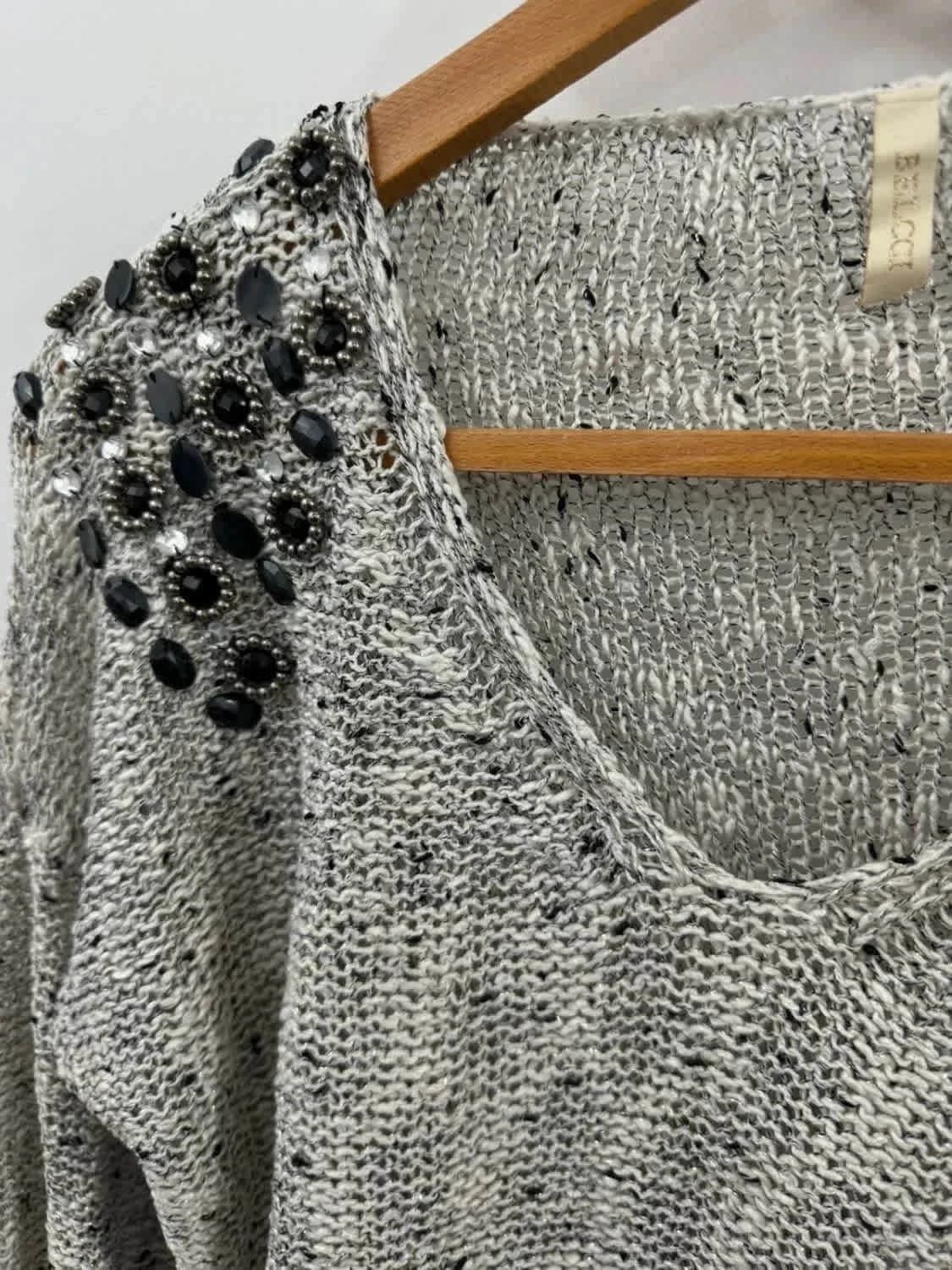 Pull en maille Belcci avec accessoires aux épaules taille M - Photo 4/5