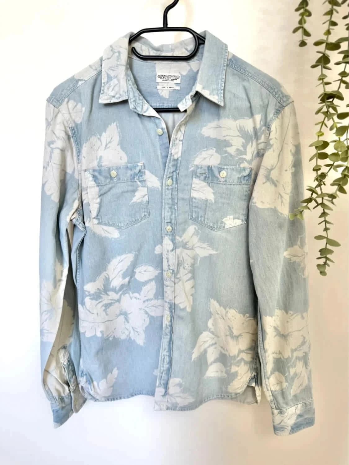 Chemise en jean fleurie AllSaints 100% coton taille XS - Photo 2/7