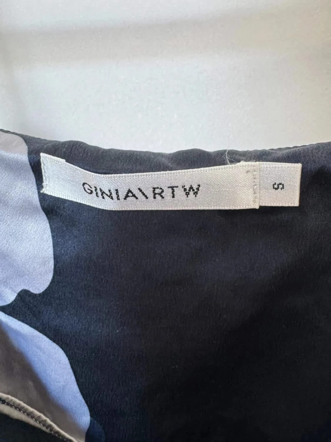 Top en soie Ginia bleu marine à bretelles fines et imprimé floral taille S - Photo 3/4