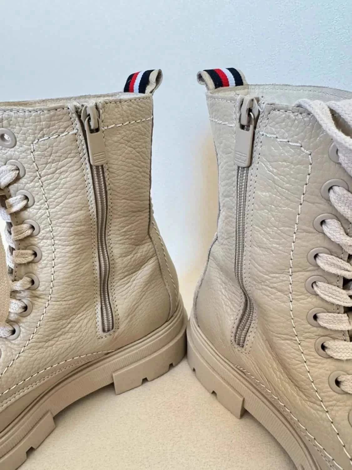 Bottines à lacets Tommy Hilfiger beige en cuir modèle Monochromatic Lace Up Boot taille 38 - Photo 6/10