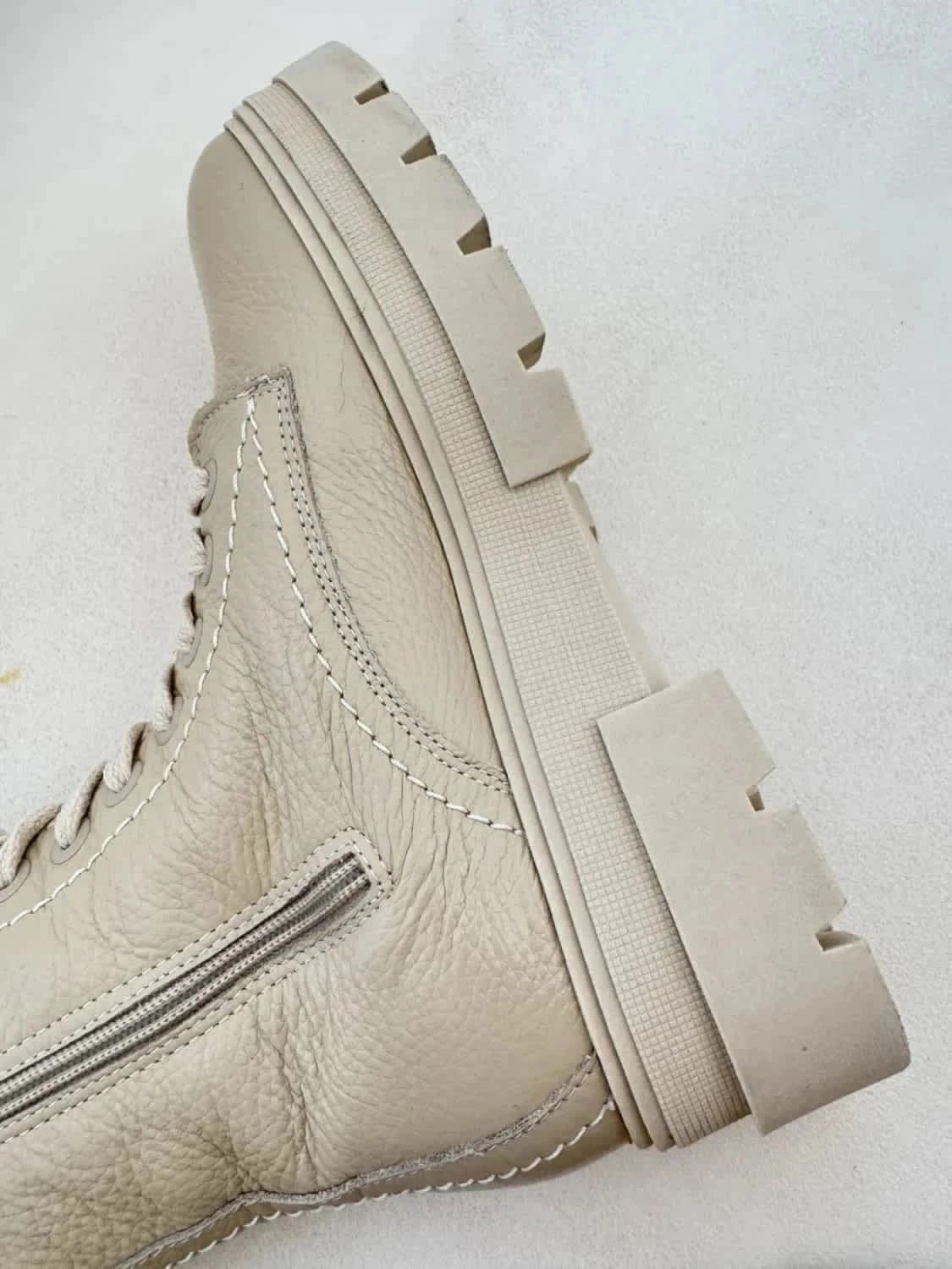 Bottines à lacets Tommy Hilfiger beige en cuir modèle Monochromatic Lace Up Boot taille 38 - Photo 8/10