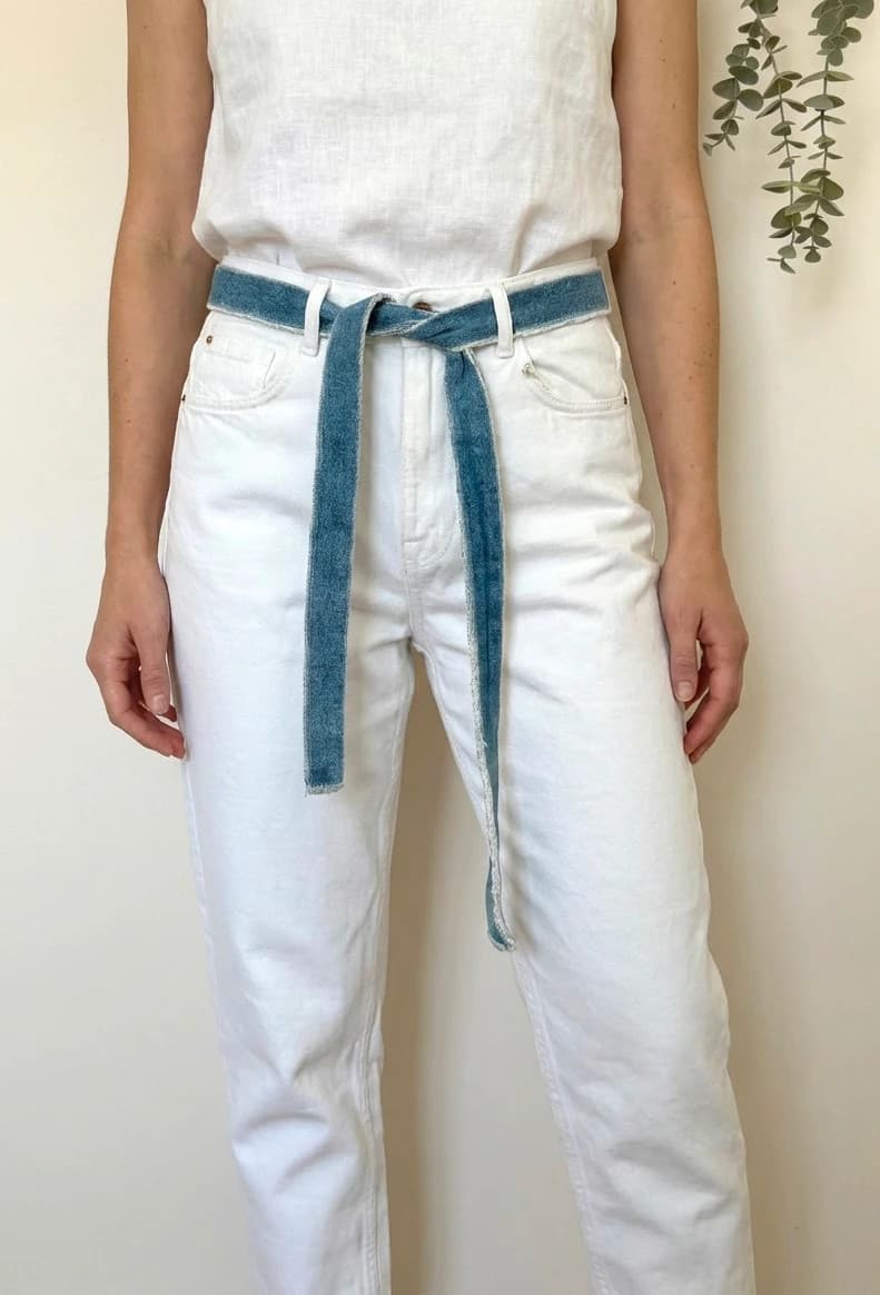 Jean mom fit taille haute Zara blanc ceinture denim taille 36/S - Photo 1/12