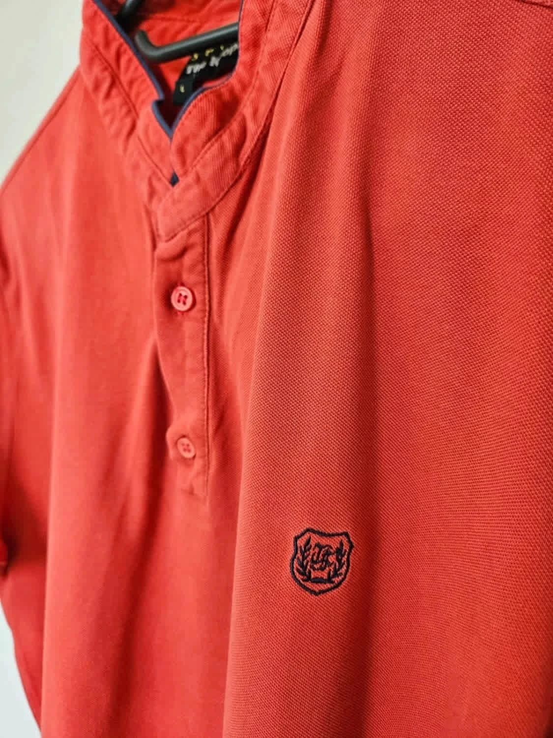 Polo rouge The Kooples Sport logo brodé noir Fitted taille L - Photo 4/7