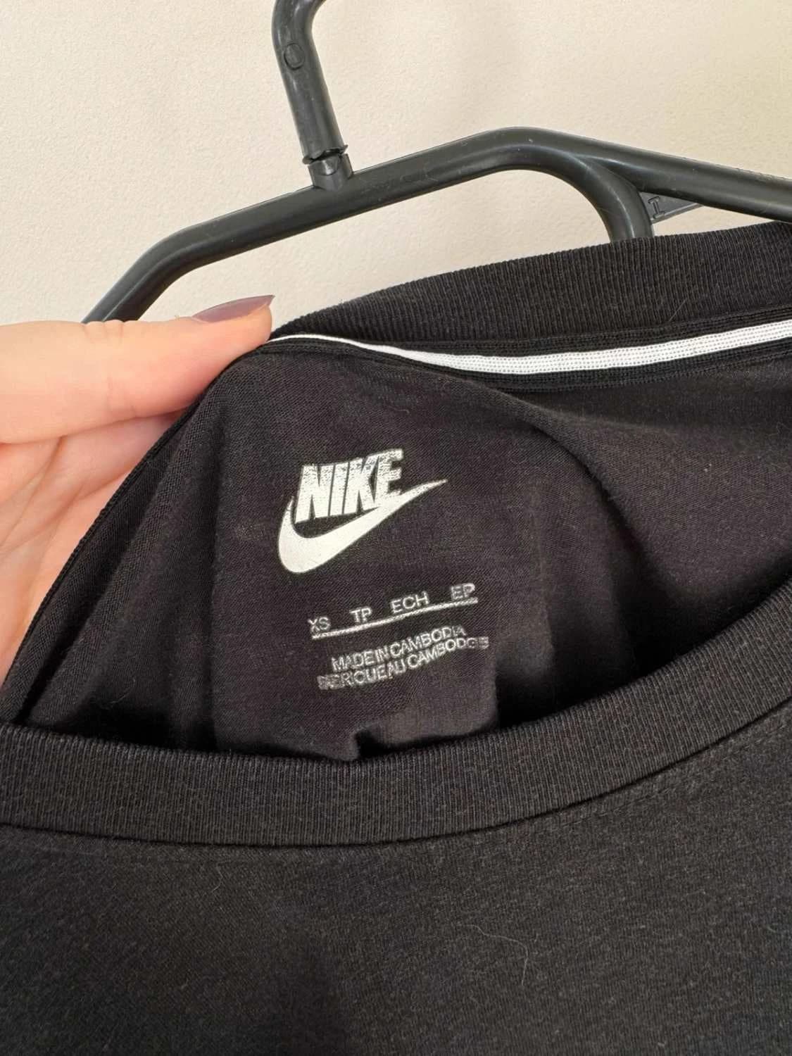 T-shirt manches longues Nike coton noir poche poitrine taille XS - FP2512130 - Photo 4/7
