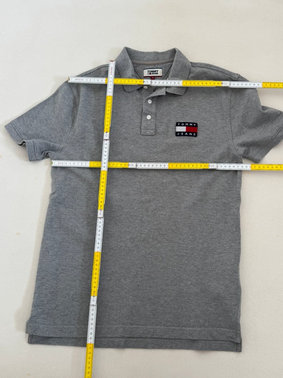 Polo Tommy Jeans gris chiné logo drapeau taille S - FP260223 - Photo 7/7