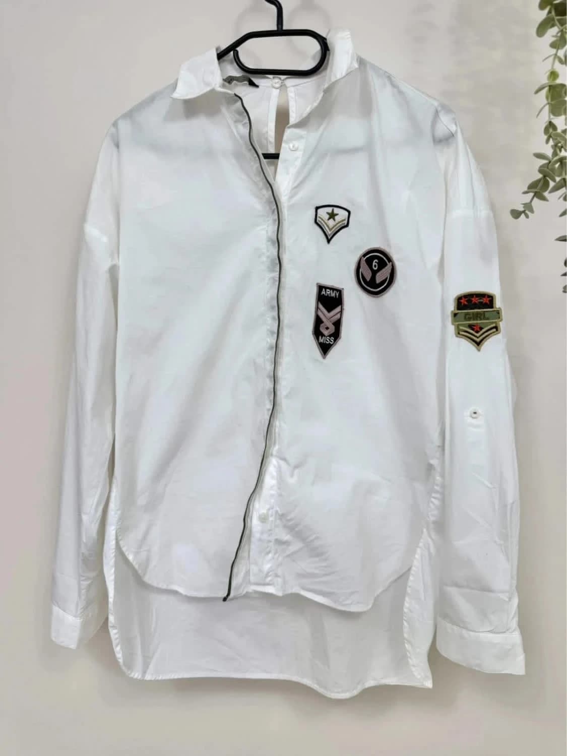 Chemise blanche oversize Zara avec patchworks taille XS - Photo 2/6